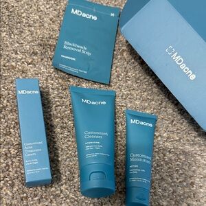 Acne Skincare Set in Teal